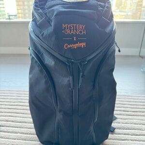 Mystery Ranch x Carryology Unicorn 2.0 (Black)